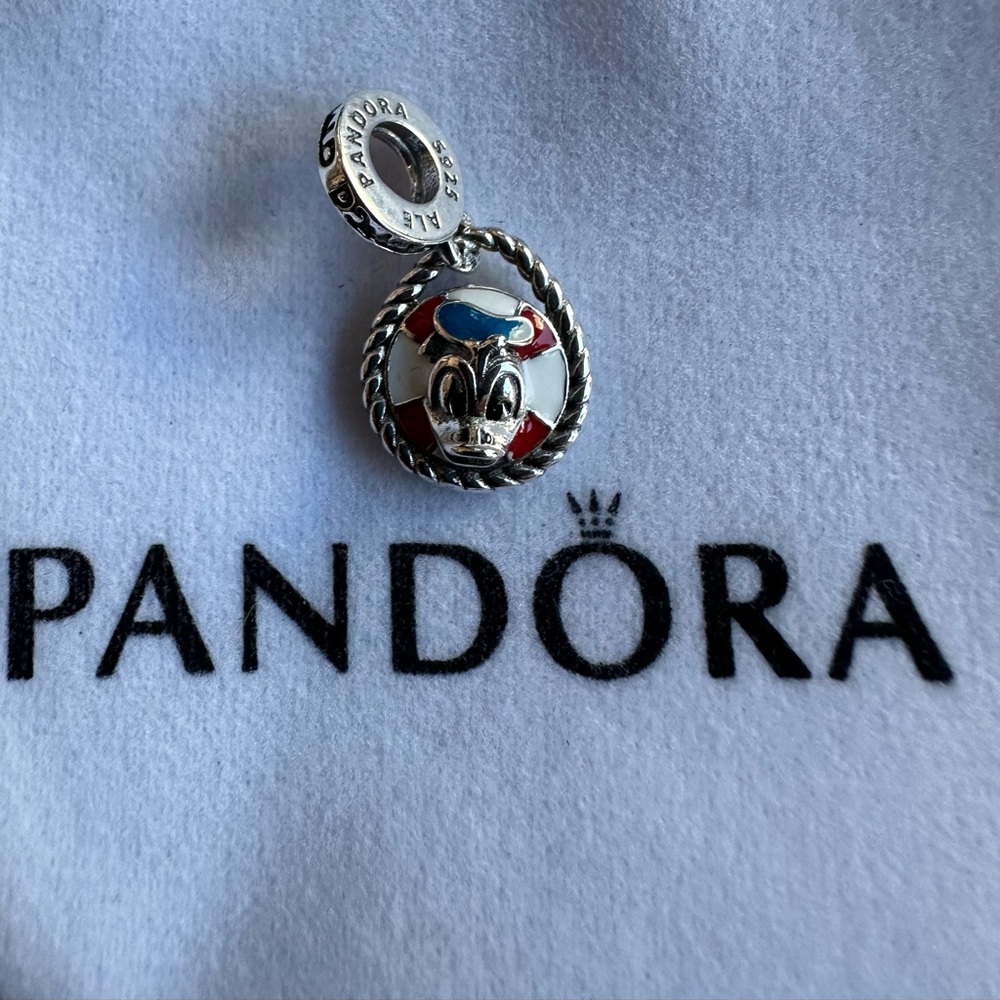 Disney x PANDORA Donald Duck Dangle Charm
